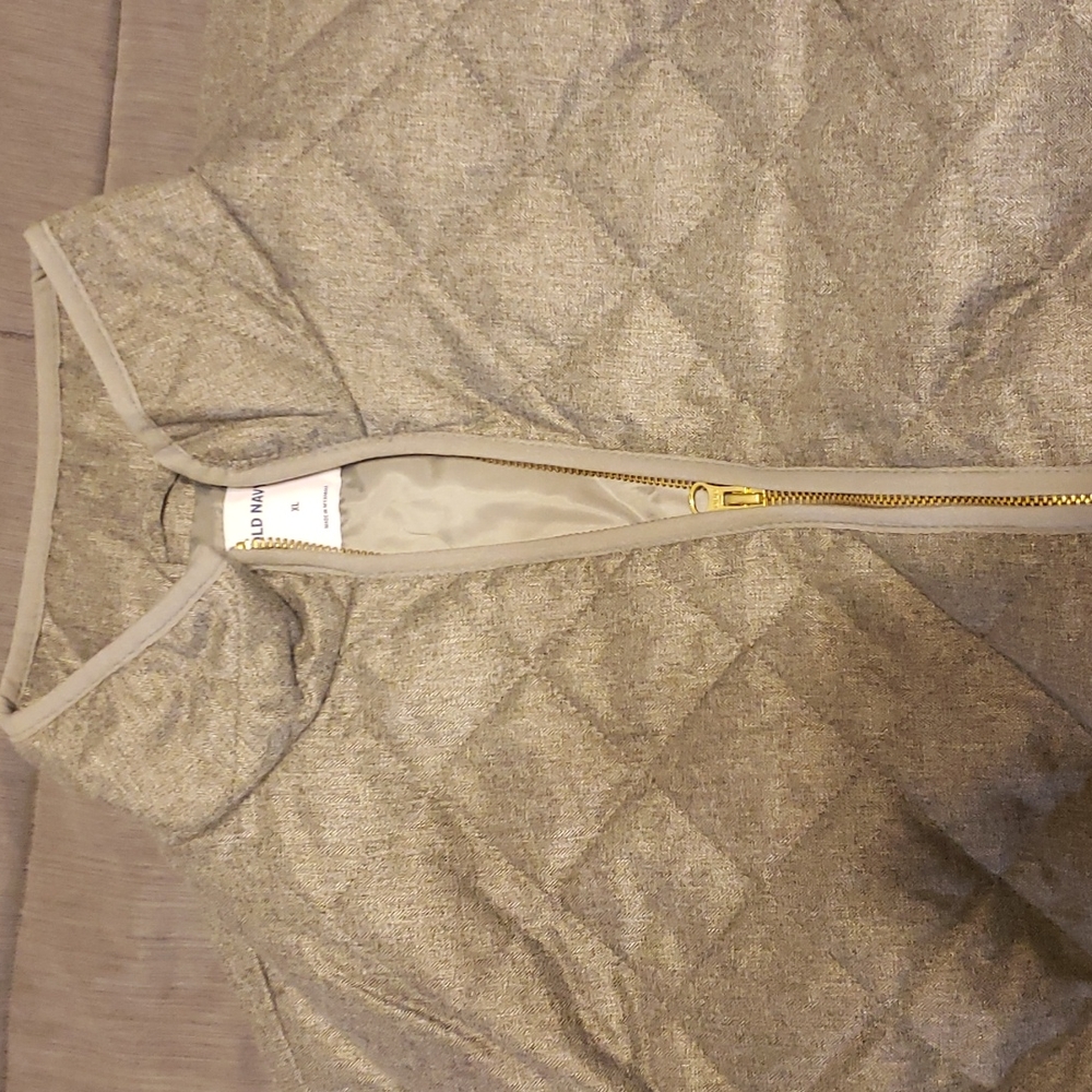 Gray Vest - Picture 2 of 6